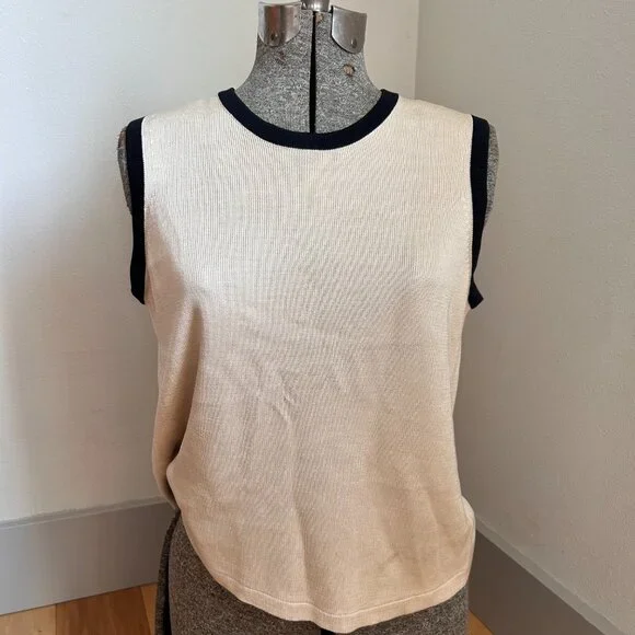 Ralph Lauren, Size Large 100% silk - Picture 2 of 4